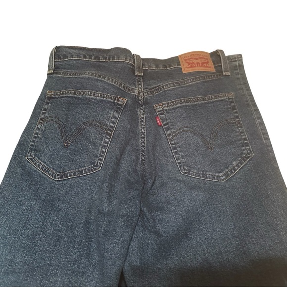 Levi's Women's Ribcage Straight Ankle Jeans - Picture 5 of 9